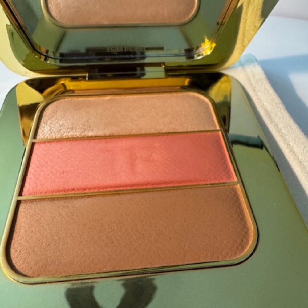 Tom Ford Soleil Contouring Compact - The Afternooner